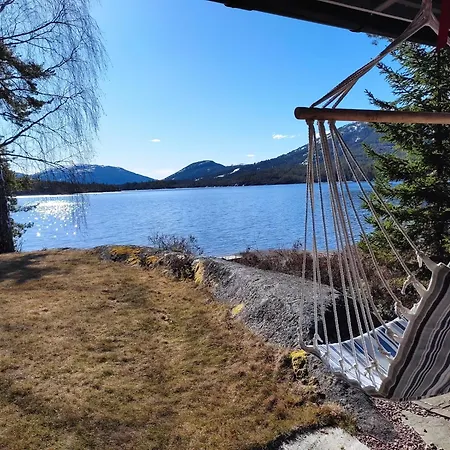 Ved Vråvatnet I * Vrådal