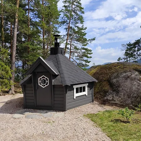 Ved Vravatnet I Vradal