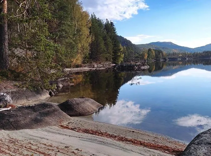 Ved Vravatnet I 度假居 弗罗达尔